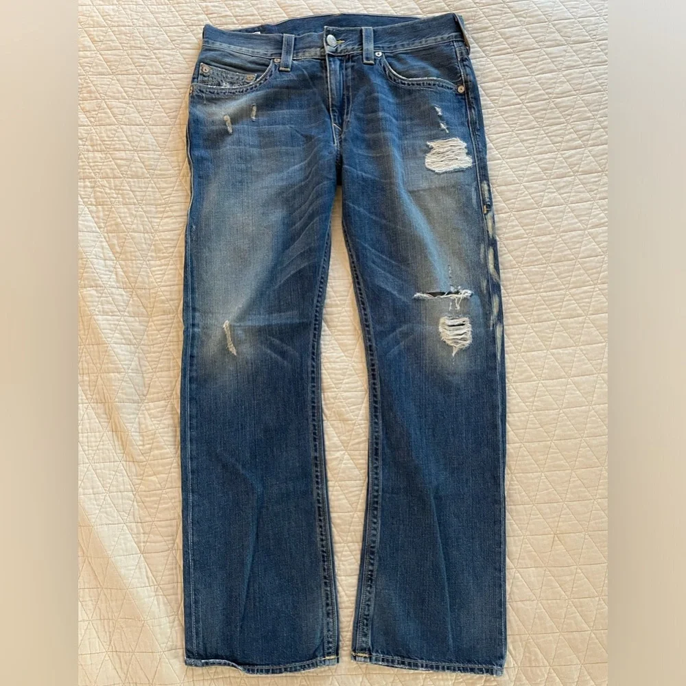 True Religion Made in USA Perfectly Distressed Bobby Jean SZ‎ 36 Style MJHT66U51